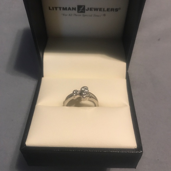 Diamond ring - Picture 2 of 4